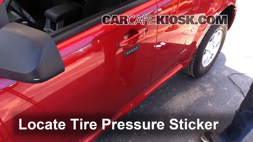 2009 Mercury Mariner 2.5L 4 Cyl. Tires & Wheels Check Tire Pressure